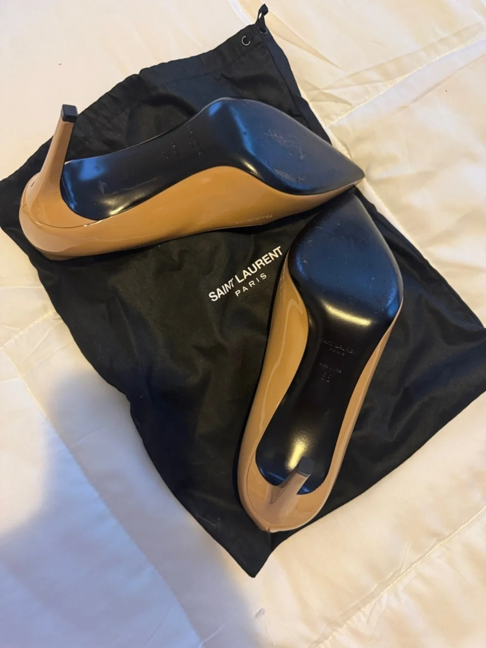 Saint Laurent Nude Patent Leather Pointed Toe Pumps - Picture 2 of 4